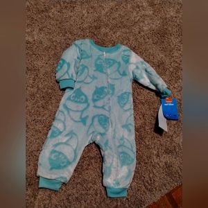 Nickelodeon baby shark fleece suit size 12 minutes